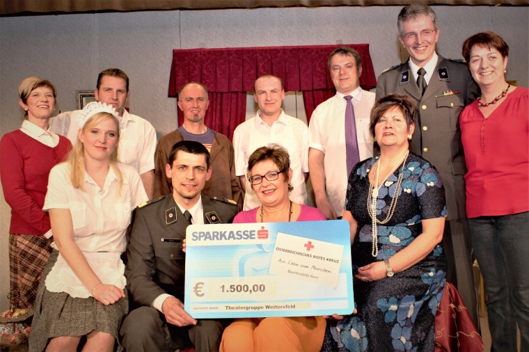 Th-Weitersfeld_R-K-Spendenuebergabe.JPG